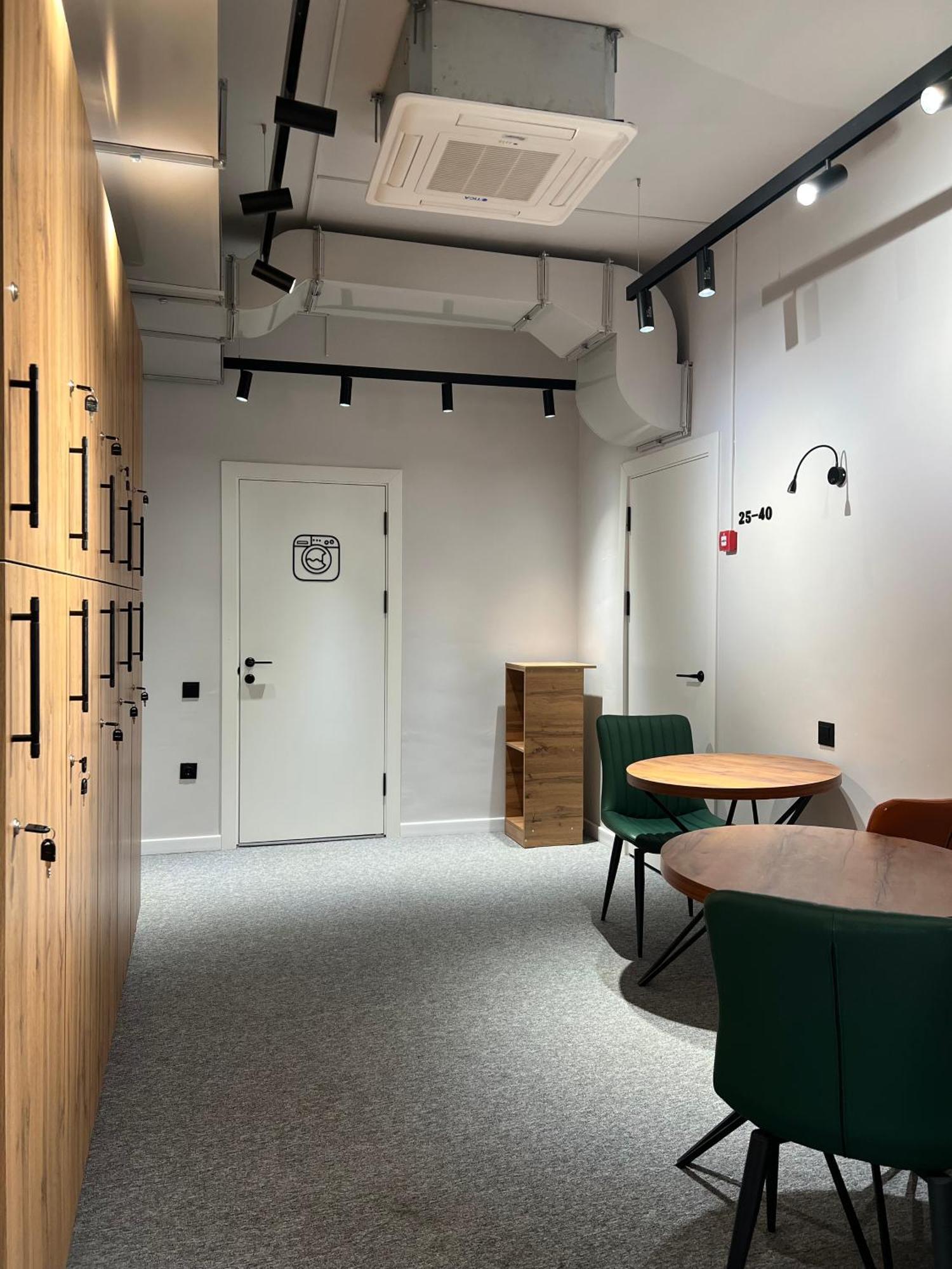 Aiva Hostel Бишкек Екстериор снимка
