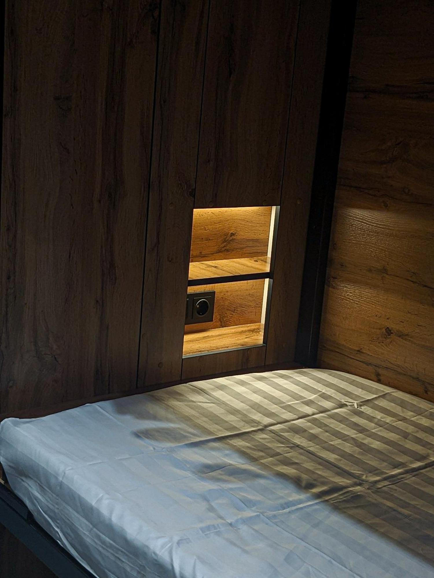 Aiva Hostel Бишкек Екстериор снимка